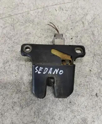 Audi A4 S4 B5 8D Tailgate/trunk/boot lock/catch/latch