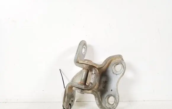 Toyota Avensis T270 Front door lower hinge 68740-02050