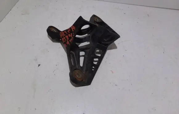 Seat Altea XL Gear shift cable bracket 1K0711789G