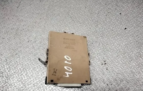 Toyota Prius (XW20) Gateway control module 8911147050