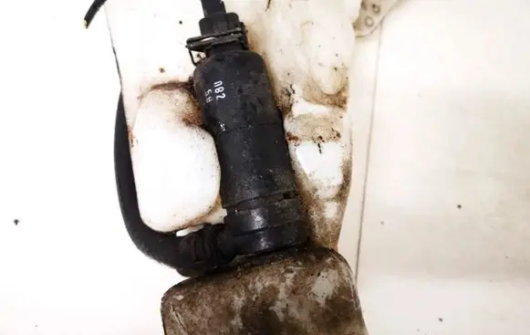 Ford Focus Headlight washer pump 