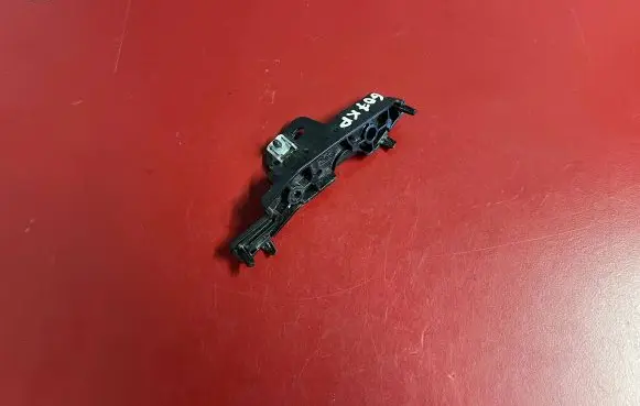 BMW X7 G07 Fender mounting bracket 7458365 51117458365