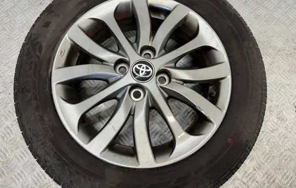 Toyota Yaris R15 alloy rim 426110DC50