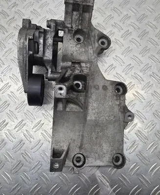 Volkswagen Touran I Generator/alternator bracket 03G903143A