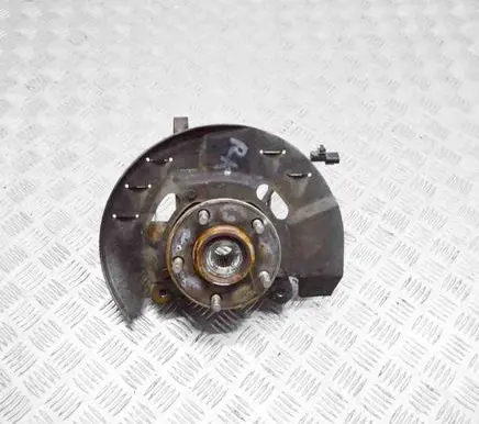 Front wheel hub