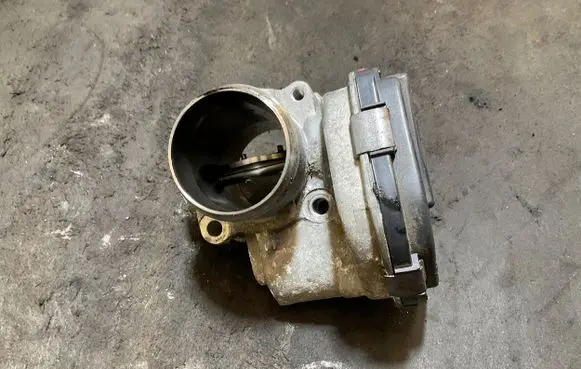 Peugeot 208 Throttle valve 9673534480 28275019