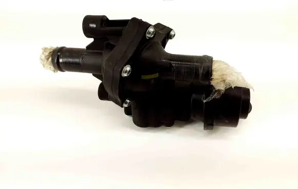 Engine mount vacuum valve
