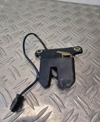 Audi A8 S8 D2 4D Tailgate/trunk/boot lock/catch/latch 4A5827505B