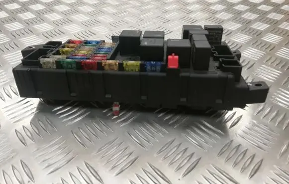Volvo S60 Fuse module 8678449 518828009