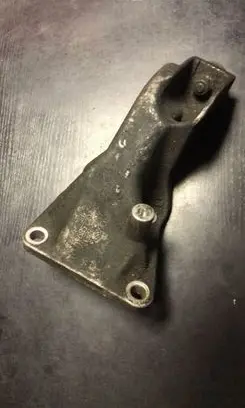 BMW 3 E46 Engine mounting bracket 6753167