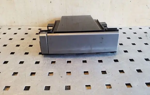 Subaru Forester SG Glove box D030418A0535