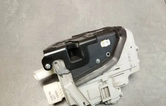 Audi A7 S7 4G Front door lock 4G1837015