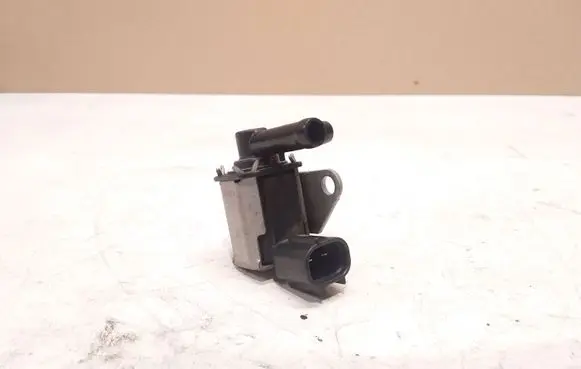 Honda Accord Vacuum valve K5T46681