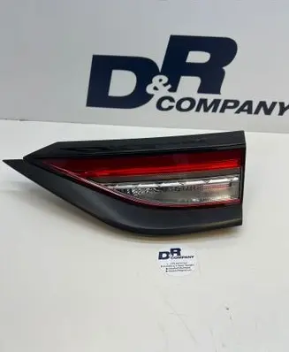 DS Automobiles 3 Crossback Tailgate rear/tail lights 9827059780