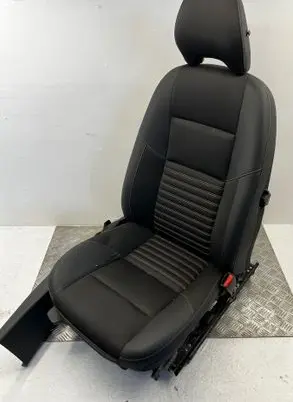 Volvo V50 Front passenger seat 903605106 20138656