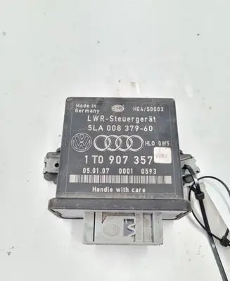 Skoda Octavia Mk2 (1Z) Light module LCM 1T0907357