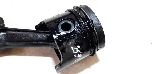 Hyundai Lantra II Piston with connecting rod 262