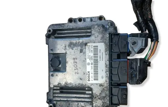 Renault Master III Engine control unit/module 0281011940 8200311550 8200442263