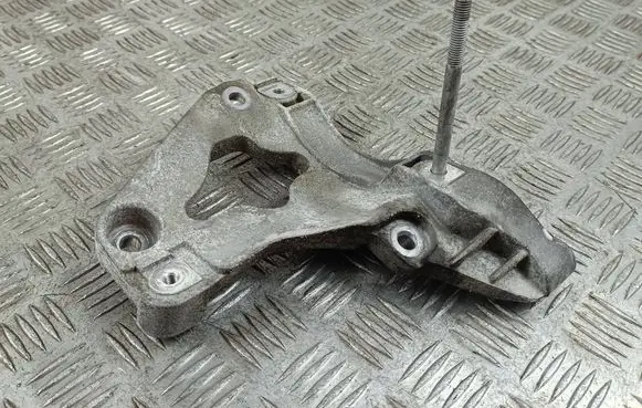 Jeep Grand Cherokee A/C compressor mount bracket 