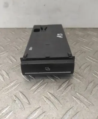 Audi A3 S3 8P Dashboard storage box/compartment 8P0941561F