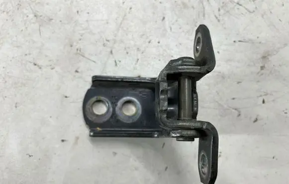 Rear door hinge set