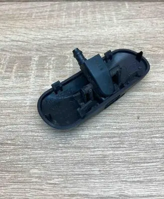 Volkswagen PASSAT B7 Windshield washer spray nozzle 5M0955985C