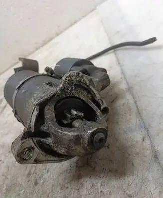 Audi A4 S4 B5 8D Starter motor 1005821523