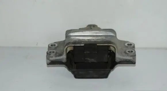 Volkswagen PASSAT B7 Engine mount bracket 3C0199555AF