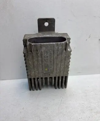 Mercedes-Benz A W168 Coolant fan relay A0235456832 E5001004
