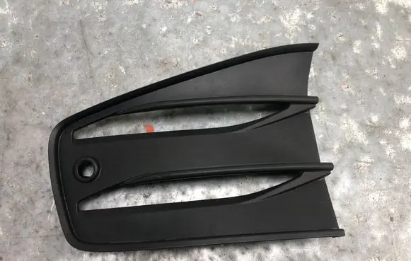 Volkswagen Golf VIII Front bumper lower grill 5H0853665P-BILI 5H0853665P