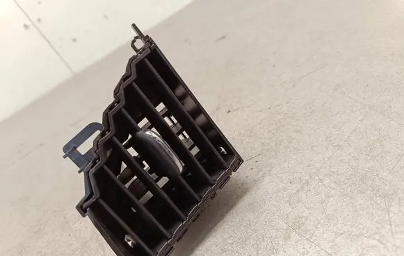 Opel Insignia B Dash center air vent grill 39017311 685030087