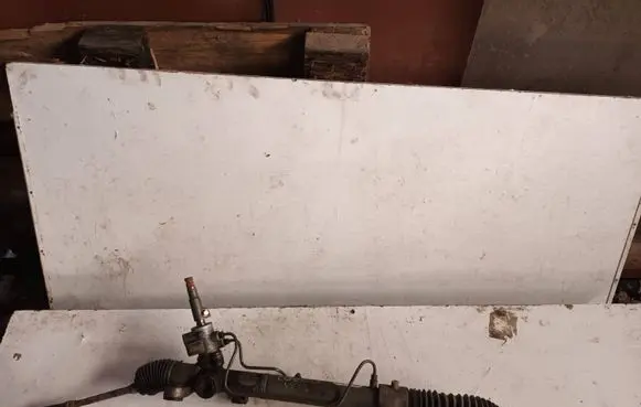 Toyota Corolla Verso E121 Steering rack 03zE003