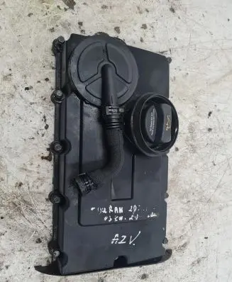 Volkswagen Touran I Rocker cam cover 
