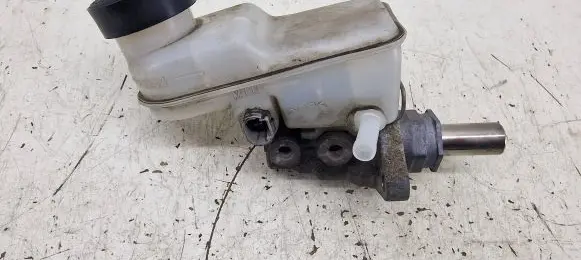 Toyota Yaris Master brake cylinder