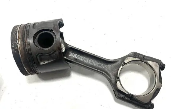 Opel Astra H Piston with connecting rod