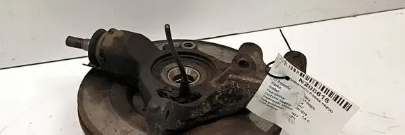 Citroen C4 I Front wheel hub spindle knuckle
