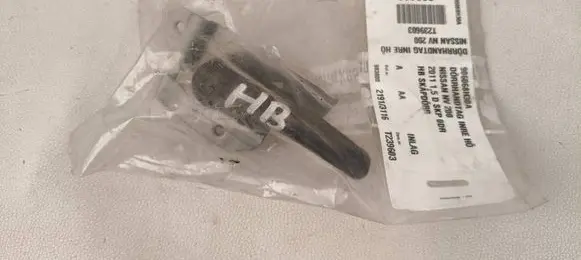 Nissan X-Trail T30 Front door interior handle 906068h30a