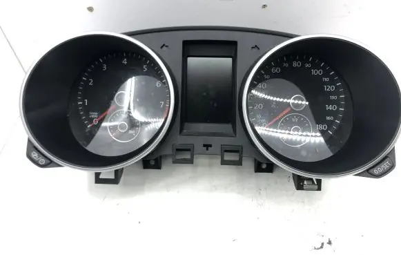 Volkswagen Golf VII Speedometer (instrument cluster) 5K6920973C