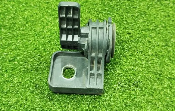 Renault Trafic III (X82) Radiator mount bracket 215431629R