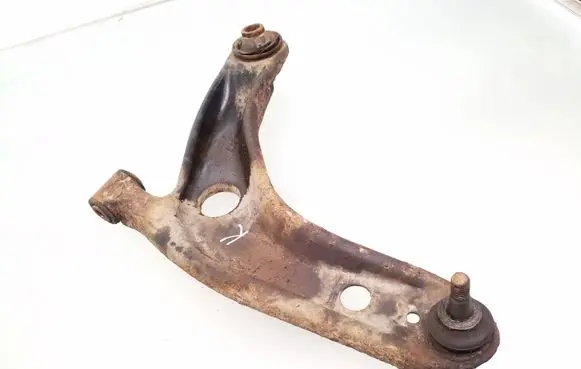 Toyota Yaris Front lower control arm/wishbone