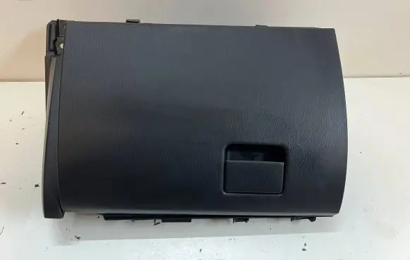 Mazda 3 III Glove box BJS764261