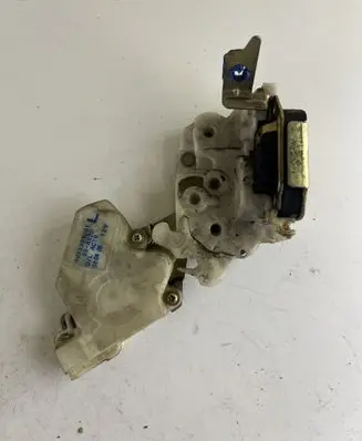 Nissan Terrano Rear door lock 8055301U61 89A520