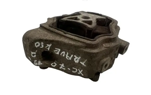 Volvo XC70 Engine mount bracket TR8070M18