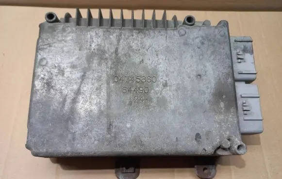 Chrysler Voyager Engine control unit/module 04745860 64490
