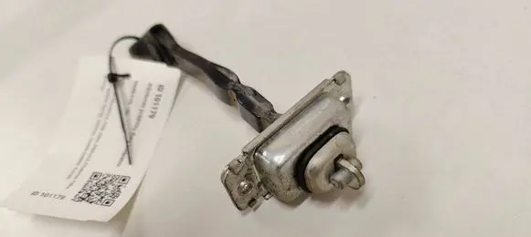 Mazda 6 Front door check strap stopper GJ6A58270F D06257
