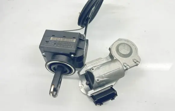 Mercedes-Benz CLK A209 C209 Engine ECU kit and lock set A2034621130 2095450908
