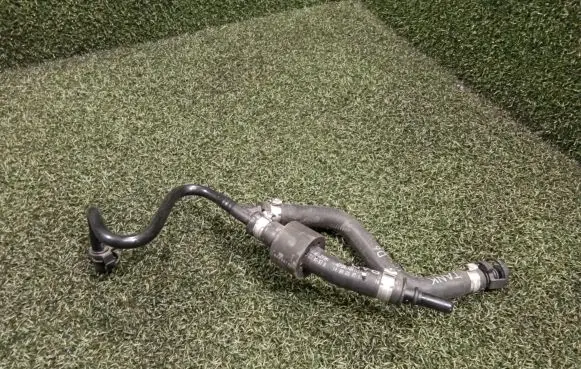 Land Rover Defender Engine coolant pipe/hose M8B28464BB P1080 M8B28464BD