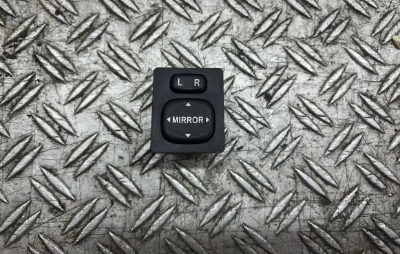 Toyota Yaris Wing mirror switch 183574