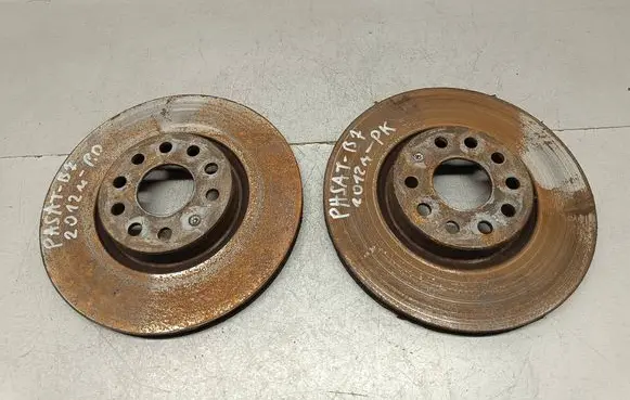 Volkswagen PASSAT B7 Front brake disc