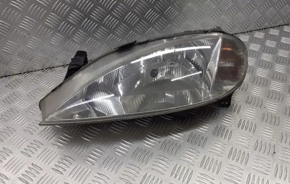 Renault Megane I Headlight/headlamp 7700427872D